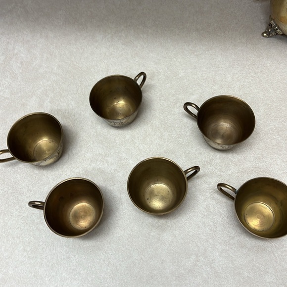 Vintage brass teapot and cups, Saudi Arabia - Picture 9 of 10